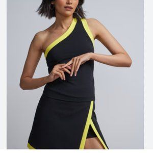 Black skort NWT. Large.